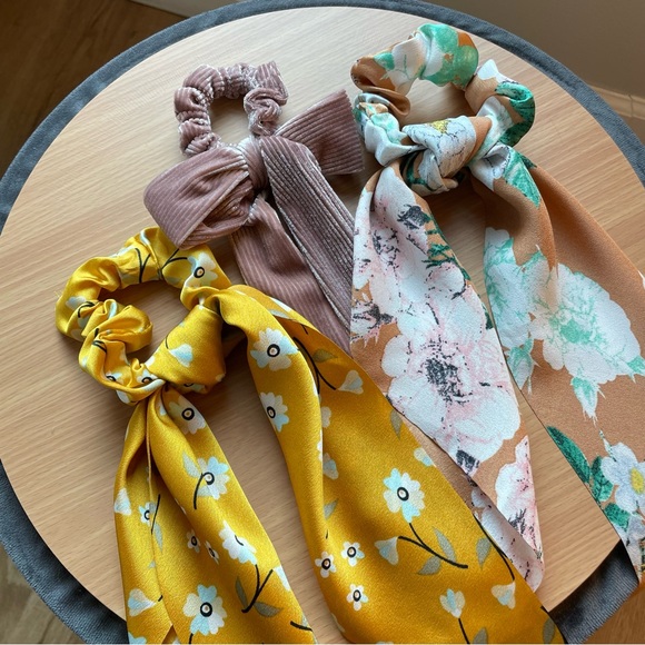 Accessories - Bundle of Trendy Hair Scrunchies